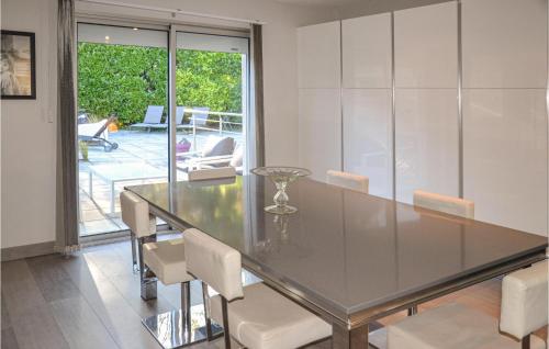 Beautiful home in Nebian with 2 Bedrooms, Private swimming pool and Outdoor swimming pool