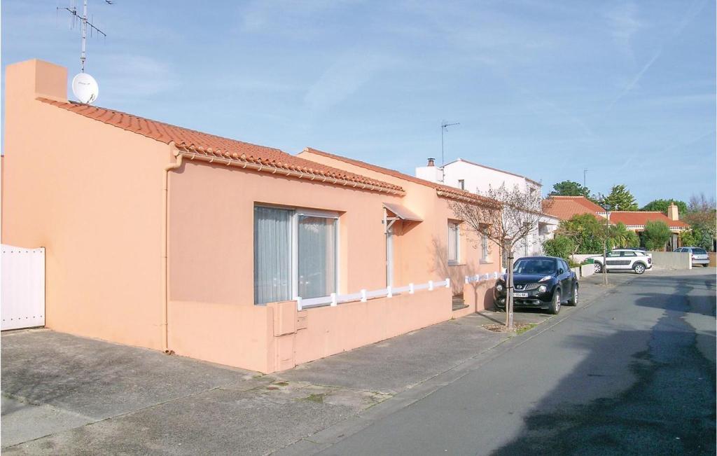 Beautiful home in Olonne sur Mer with 2 Bedrooms and WiFi , 85340 Olonne-sur-Mer