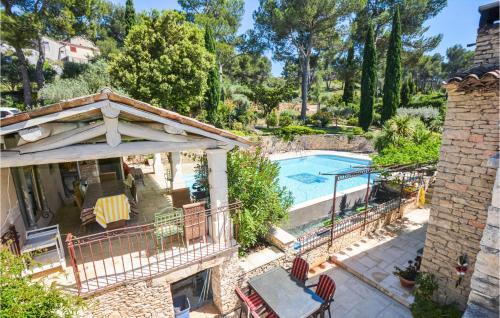 Beautiful home in Orgon with 6 Bedrooms, WiFi and Private swimming pool