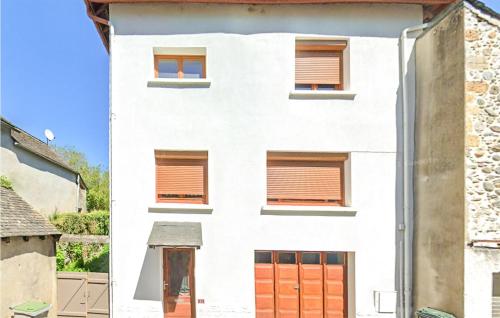 Beautiful home in Osse-en-Aspe with WiFi and 3 Bedrooms