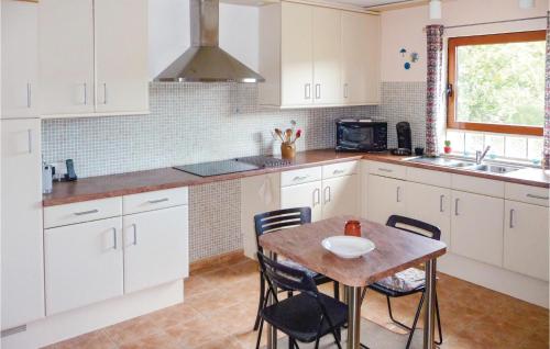 Beautiful home in Pierrerue with 3 Bedrooms, Private swimming pool and Outdoor swimming pool
