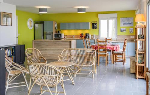 Beautiful home in Pirou with 3 Bedrooms and WiFi