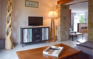 Beautiful home in Pleubian with 3 Bedrooms and WiFi