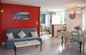 Beautiful home in Pleubian with 3 Bedrooms and WiFi