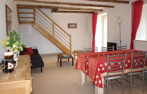 Beautiful home in Pleumeur Bodou with 3 Bedrooms and WiFi