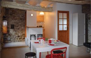 Beautiful home in Quemper Guzennec with