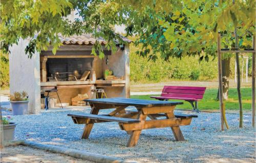 Beautiful home in Raphle-ls-Arles with 2 Bedrooms, WiFi and Outdoor swimming pool