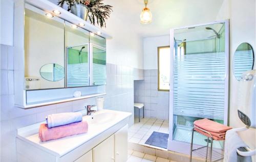 Beautiful home in Robion with WiFi and 2 Bedrooms