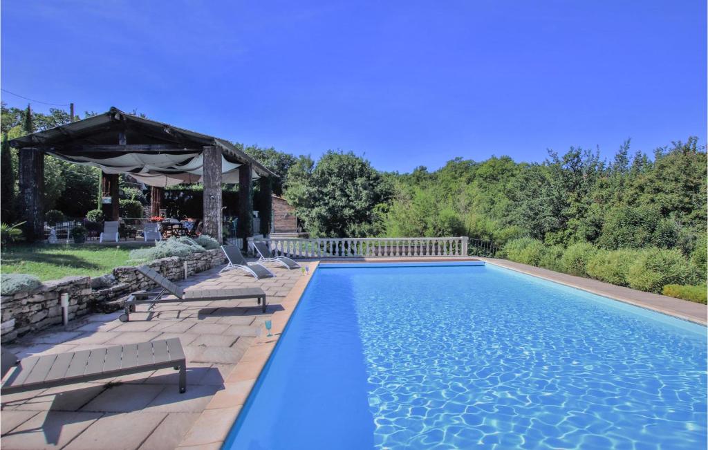 Beautiful home in Saignon with 2 Bedrooms, WiFi and Private swimming pool , 84400 Saignon