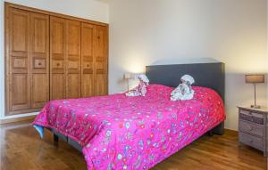 Beautiful home in Saint Chinian with 5 Bedrooms, Private swimming pool and Outdoor swimming pool