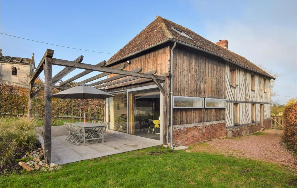 Beautiful home in Saint-Georges-en-Auge with WiFi and 3 Bedrooms , 14140 Saint-Georges-en-Auge