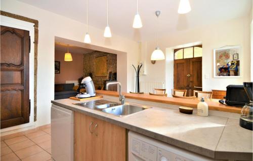 Beautiful home in Saint-Germain with Outdoor swimming pool and 2 Bedrooms