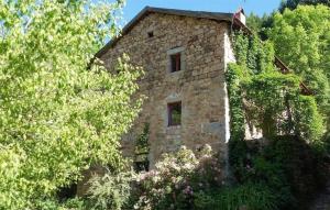Beautiful home in Saint-Martin-de-Valama with