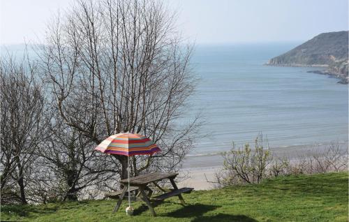 Beautiful home in Saint Michel en Greve with 3 Bedrooms and WiFi