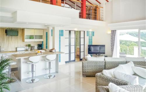 Beautiful home in Saint-Pe-sur-Nivelle with 2 Bedrooms, WiFi and Private swimming pool
