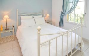 Beautiful home in Saint Remy de Provence with WiFi, Private swimming pool and Outdoor swimming pool