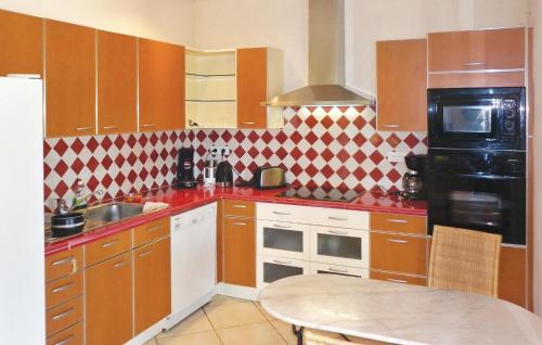 Beautiful home in Salernes with 3 Bedrooms, WiFi and Outdoor swimming pool