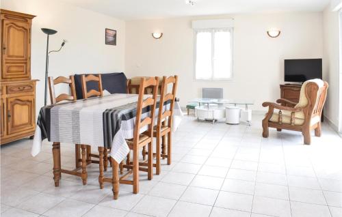 Beautiful home in St, Marcouf De LIsle with 2 Bedrooms and WiFi