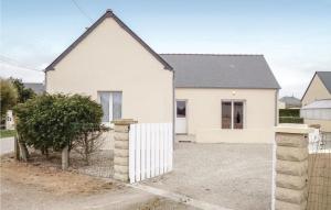 Beautiful home in St, Marcouf De LIsle with 2 Bedrooms and WiFi
