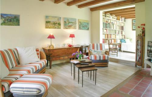 Beautiful home in St Palais sur Mer with 2 Bedrooms and WiFi