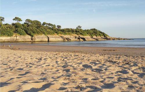 Beautiful home in St Palais sur Mer with 2 Bedrooms and WiFi