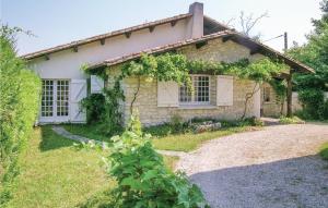 Beautiful home in St Palais sur Mer with 2 Bedrooms and WiFi