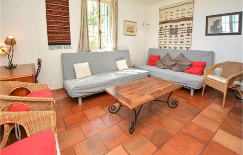 Beautiful home in Ste with 4 Bedrooms, WiFi and Outdoor swimming pool