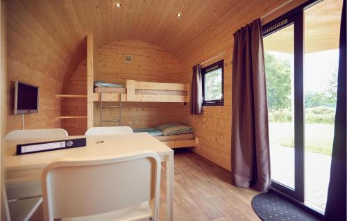 Beautiful home in Süsel w/ WiFi