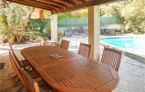 Beautiful home in Sussargues with Private swimming pool, Outdoor swimming pool and Swimming pool