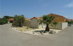 Beautiful home in Torreilles - Plage with 2 Bedrooms, WiFi and Outdoor swimming pool