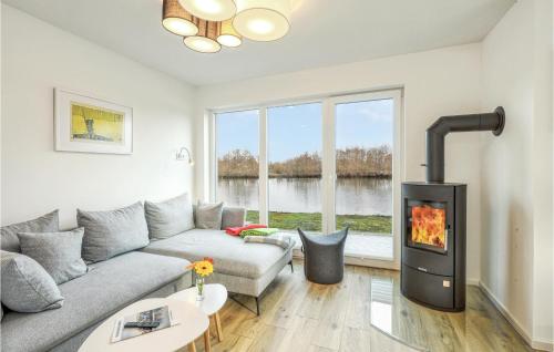 Beautiful home in Tossens with Sauna, WiFi and 2 Bedrooms