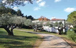 Beautiful home in Toulon with 3 Bedrooms, WiFi and Private swimming pool