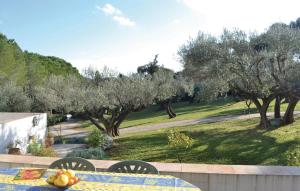 Beautiful home in Toulon with 3 Bedrooms, WiFi and Private swimming pool