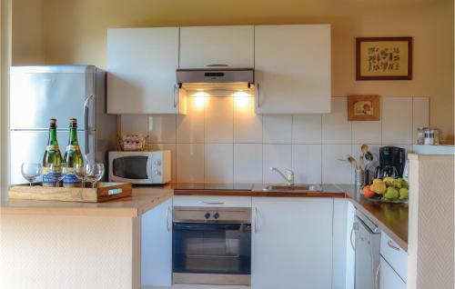 Beautiful home in Trie-Chteau with 2 Bedrooms and WiFi