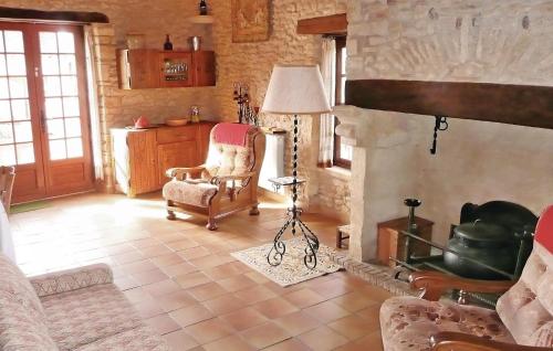 Beautiful home in Val-de-Louvre-et-Caude with 3 Bedrooms