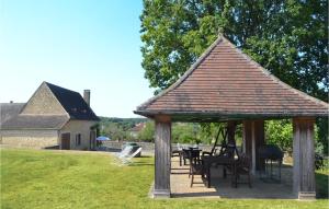 Beautiful home in Val-de-Louvre-et-Caude with 3 Bedrooms