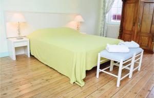 Beautiful home in Valognes with 3 Bedrooms and WiFi