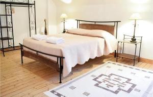 Beautiful home in Valognes with 3 Bedrooms and WiFi