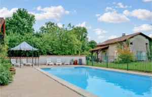 Beautiful home in Vanxains with 3 Bedrooms, Private swimming pool and Outdoor swimming pool