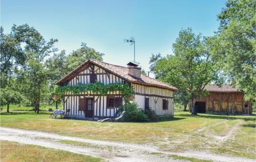 Beautiful home in Vert with 2 Bedrooms and WiFi