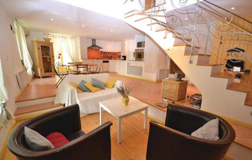 Beautiful home in Viens with 1 Bedrooms and WiFi
