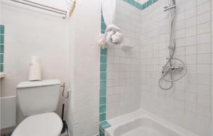 Beautiful home in Villecroze with WiFi and 6 Bedrooms