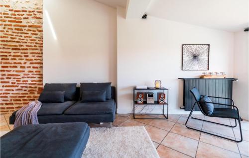 Beautiful home in Villeneuve-sur-Lot with WiFi and 4 Bedrooms