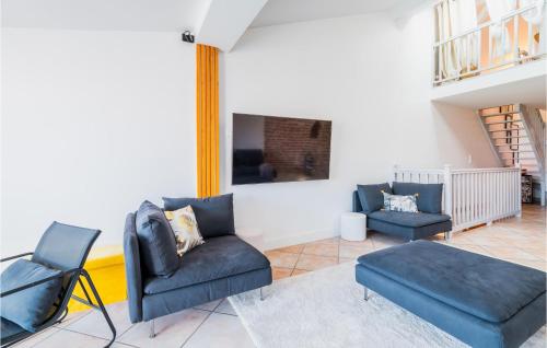 Beautiful home in Villeneuve-sur-Lot with WiFi and 4 Bedrooms