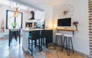 Beautiful home in Villeneuve-sur-Lot with WiFi and 4 Bedrooms