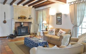 Beautiful home in Vlines with WiFi, Private swimming pool and Outdoor swimming pool