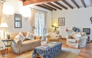 Beautiful home in Vlines with WiFi, Private swimming pool and Outdoor swimming pool