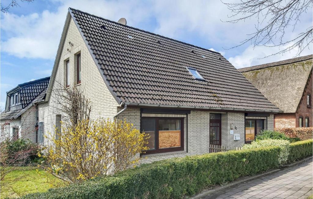 Maison de vacances Beautiful home in Wurster Nordseekste with 5 Bedrooms and WiFi  27639 Midlum