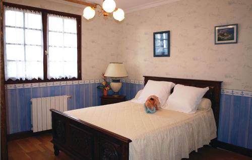 Beautiful home in Yvias with 4 Bedrooms and WiFi
