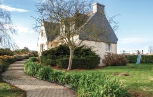 Beautiful home in Yvias with 4 Bedrooms and WiFi